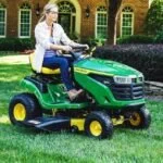 John Deere S100 42" 17.5 HP Gas Hydrostatic Riding Lawn Tractor - Image 4